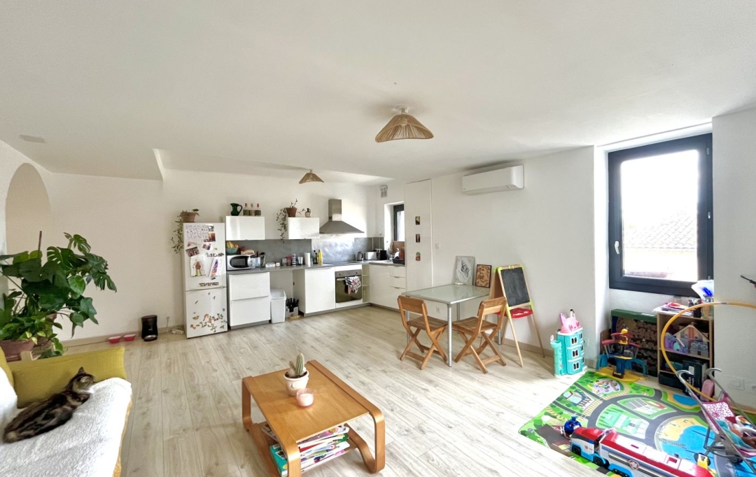 Annonces QUISSAC : Appartement | VIC-LE-FESQ (30260) | 97 m2 | 750 € 