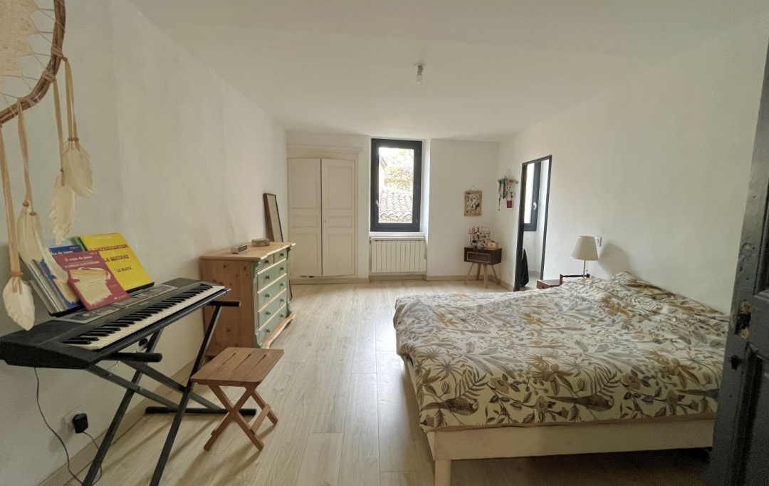 Annonces QUISSAC : Appartement | VIC-LE-FESQ (30260) | 97 m2 | 750 € 